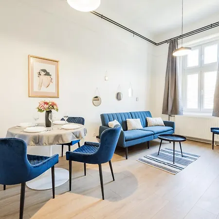 Appartamento Downtown Comfort - Work, Relax, Explore *