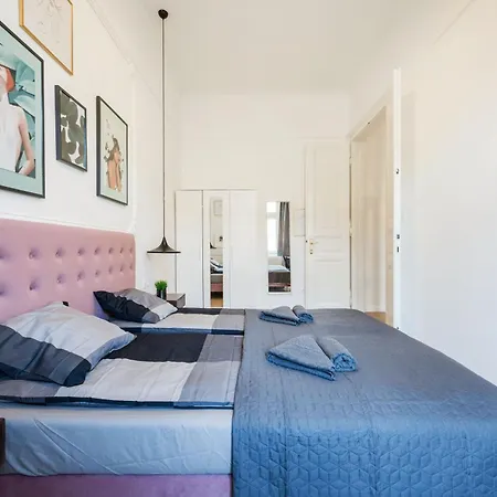 Downtown Comfort - Work, Relax, Explore *