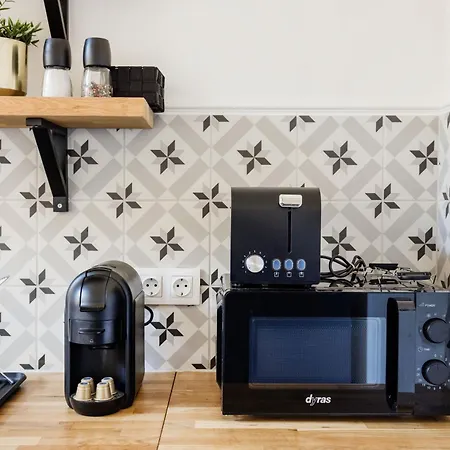 아파트 Downtown Comfort - Work, Relax, Explore