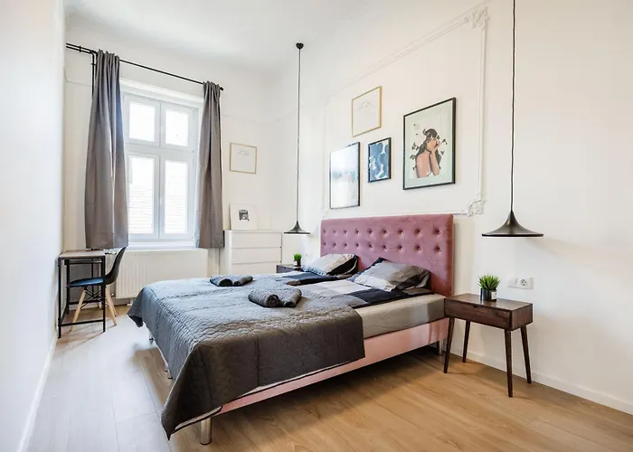 Downtown Comfort - Work, Relax, Explore