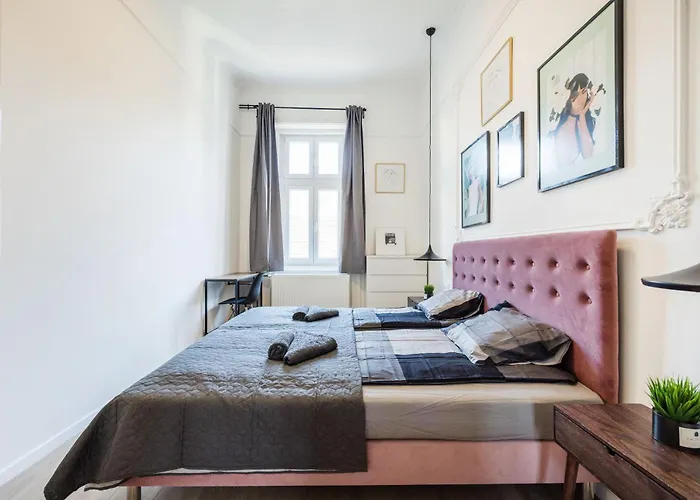 Downtown Comfort - Work, Relax, Explore شقة بودابست
