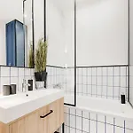 アパート Downtown Comfort - Work, Relax, Explore ブダペスト