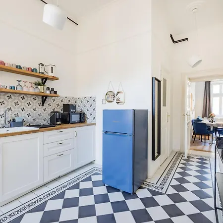 Downtown Comfort - Work, Relax, Explore Budapeşte