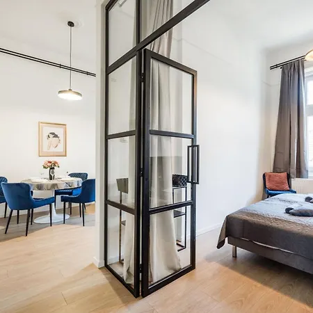 Downtown Comfort - Work, Relax, Explore