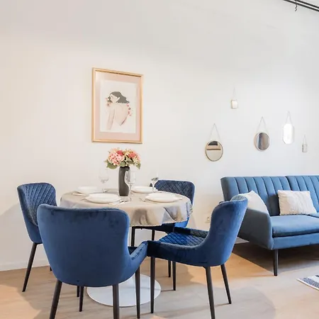 Downtown Comfort - Work, Relax, Explore Daire