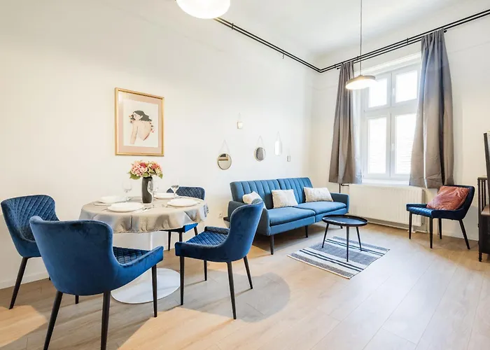 Apartament Downtown Comfort - Work, Relax, Explore *