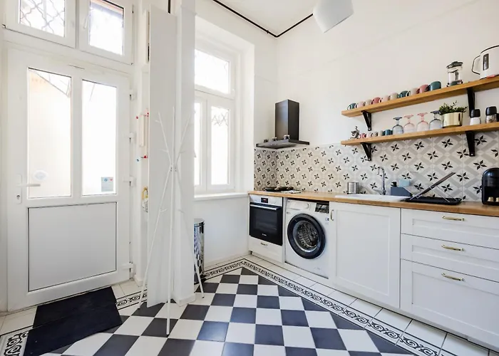 Apartament Downtown Comfort - Work, Relax, Explore *