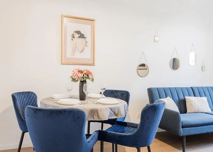 Downtown Comfort - Work, Relax, Explore Apartament